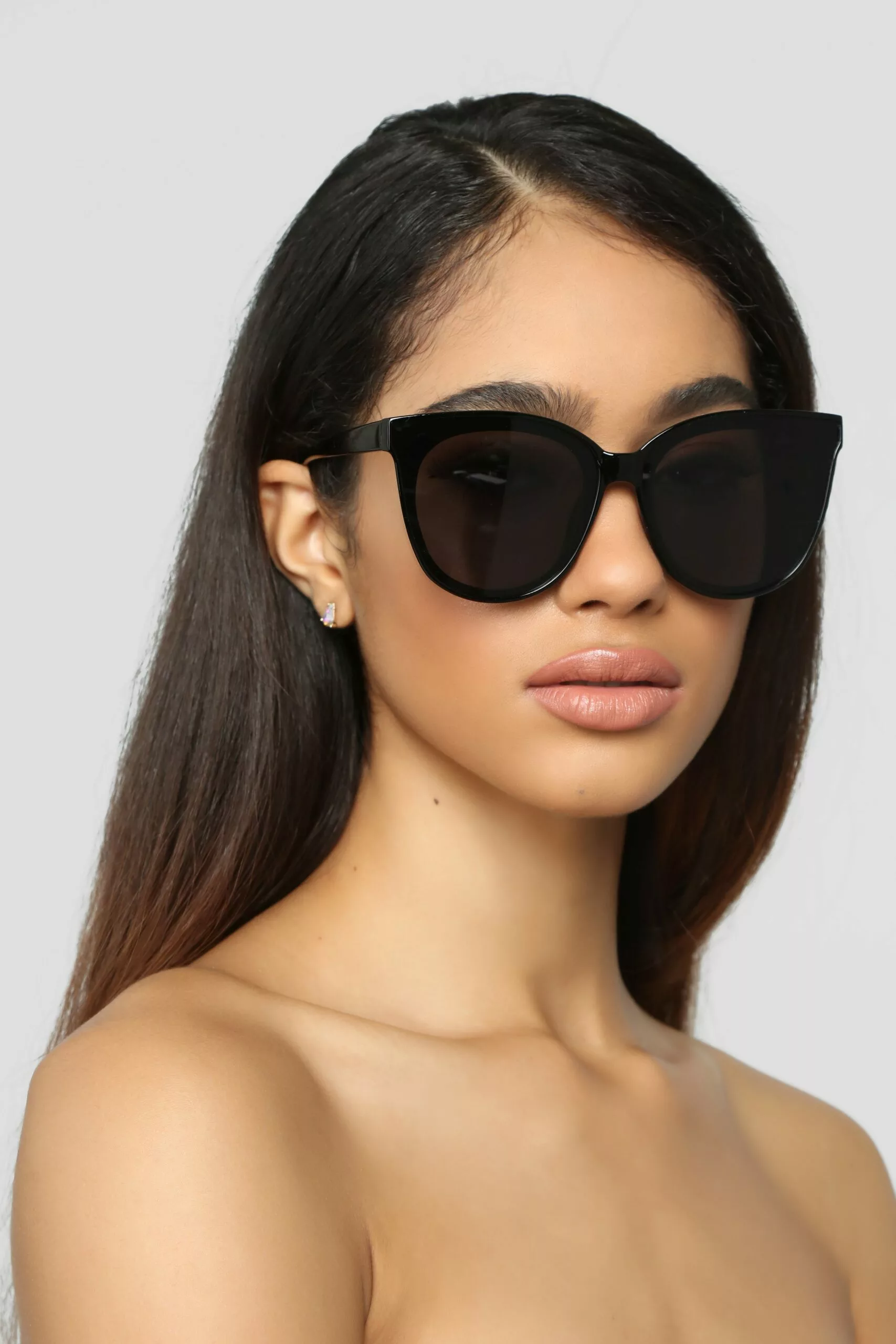 Fashion Nova Just Saying Sunglasses - Black 5 Fashion Nova Just Saying Sunglasses - Black - Image 3