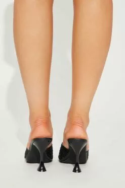 Fashion Nova Desandra Heeled Sandals - Black 9 Fashion Nova Desandra Heeled Sandals - Black -Fashion Nova Sales 02 16 23Studio6 KJ 13 45 00 47 RENE Black 8834 MR