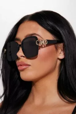 Fashion Nova New Girl In Town Sunglasses - Black