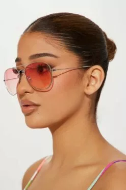 Fashion Nova Moonstone Beach Sunglasses - Pink
