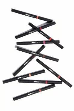 Fashion Nova NOVABEAUTY 2 In 1 Snatched Lip Liner - Magenta 01 -Fashion Nova Sales 02 22 22Studio6 SN 14 13 03 2 lipLinerGroup 0544 web