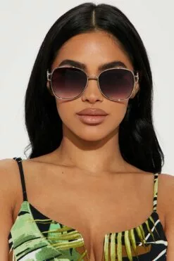 Fashion Nova Desert Daze Sunglasses - Black