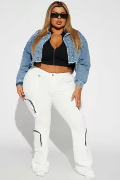 Fashion Nova Zoe Zip Up Seamless Top - Black 12 Fashion Nova Zoe Zip Up Seamless Top - Black -Fashion Nova Sales 03 13 23Studio4 BN IM 12 54 39 20 70363J Black P 10267 PLUS PXF