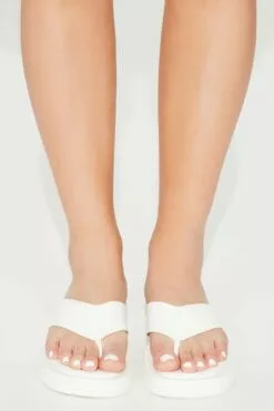 Fashion Nova Summer Lover Flip Flops - White -Fashion Nova Sales 03 15 23Studio7 CB RS 09 35 51 4 SUMMERB White P 5670 JB