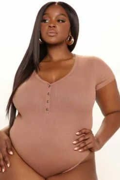 Fashion Nova Halsey Ribbed Bodysuit - Chocolate -Fashion Nova Sales 03 28 22Studio2 MS A 15 58 57 62 HT11131 Chocolate 0354 PLUS KL