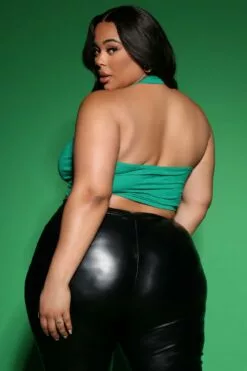 Fashion Nova The New Me Halter Top - Kelly Green -Fashion Nova Sales 05 10 22Studio5 SN KP 08 15 31 15 RT40502 KellyGreen 11934 PLUS SG