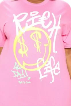 Fashion Nova Rich Life Smiley Face Tee - Pink -Fashion Nova Sales 06 03 22Studio4 ME AC 11 29 45 29 MGAC0513 Pink 10243 PLUS PB