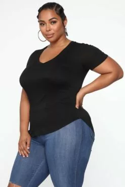 Fashion Nova Breakfast On The Go Tee - Black 22 Fashion Nova Breakfast On The Go Tee - Black -Fashion Nova Sales 08 09 19 Studio 3 JP 13 20 46 36 T3160 Black R 0510 NT