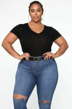 Fashion Nova Breakfast On The Go Tee - Black 19 Fashion Nova Breakfast On The Go Tee - Black -Fashion Nova Sales 08 09 19 Studio 3 JP 13 21 57 36 T3160 Black R 0519 NT