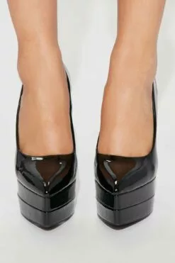 Fashion Nova Staying Pretty Platform Pumps - Black 8 Fashion Nova Staying Pretty Platform Pumps - Black -Fashion Nova Sales 08 12 22Studio1 RT 11 35 02 23 SUNSET1 Black 2624 SG