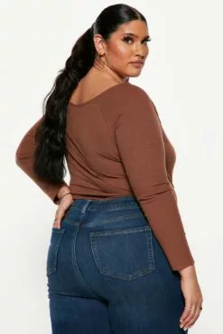 Fashion Nova Hazel Ribbed Henley Bodysuit - Chocolate 17 Fashion Nova Hazel Ribbed Henley Bodysuit - Chocolate -Fashion Nova Sales 08 12 22Studio5 KJ DJ 16 12 03 51 RT36736L Chocolate P PLUS5 PB