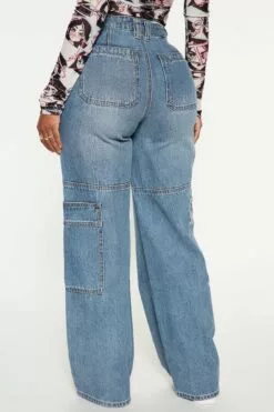Fashion Nova Nila 90's Cargo Jeans - Light Wash -Fashion Nova Sales 08 23 22Studio3 RM AC 15 55 06 40 PU13XPO LightWash 25655 SG