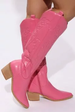 Fashion Nova Wanna Know You Knee High Boots - Hot Pink -Fashion Nova Sales 09 08 22Studio7 RT 15 01 47 74 DALLASFN1 HotPink 0013 SG