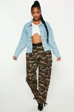 Fashion Nova Johnny Denim Jacket - Medium Wash 11 Fashion Nova Johnny Denim Jacket - Medium Wash -Fashion Nova Sales 09 12 22Studio5 RD DJ 15 36 30 30 N7055J MediumWash 0659 PB