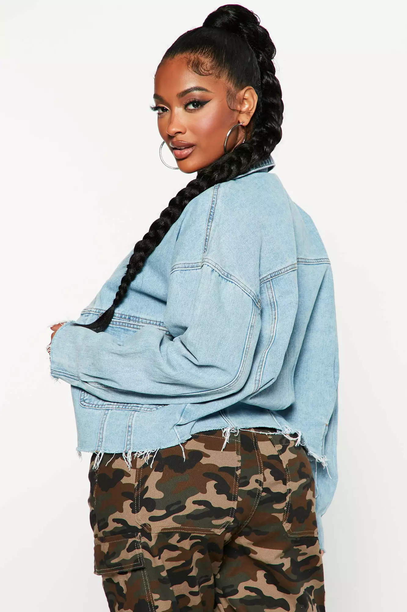 Fashion Nova Johnny Denim Jacket - Medium Wash 6 Fashion Nova Johnny Denim Jacket - Medium Wash - Image 4