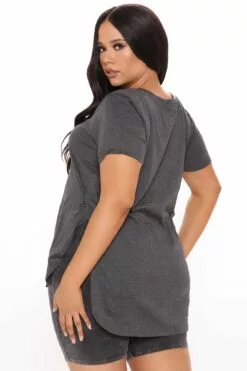 Fashion Nova Laid Back Tee - Charcoal -Fashion Nova Sales 10 01 20Studio4 DD JH 11 39 46 27 69411XL Charcoal 53153 PLUS WG