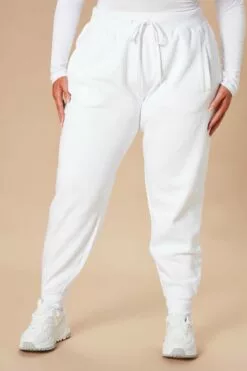 Fashion Nova Stole Your Boyfriend's Oversized Jogger - White -Fashion Nova Sales 10 17 22Studio7 KJ DJ 12 03 14 30 WNMB10218 White 21132 PLUS PB
