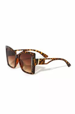 Fashion Nova Purrfectly Yours Sunglasses - Tortoise -Fashion Nova Sales 11 15 22Studio7 TH CG 14 36 29 94 MP22020AP Tortoise 0518 WG
