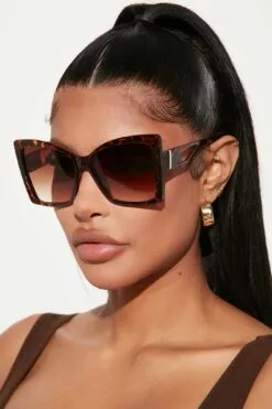 Fashion Nova Purrfectly Yours Sunglasses - Tortoise