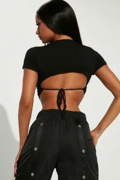 Fashion Nova Elle Tie Back Crop Top - Black 7 Fashion Nova Elle Tie Back Crop Top - Black -Fashion Nova Sales 11 2 22Studio2 KS R 15 44 58 27 73256 Black 1246 JB
